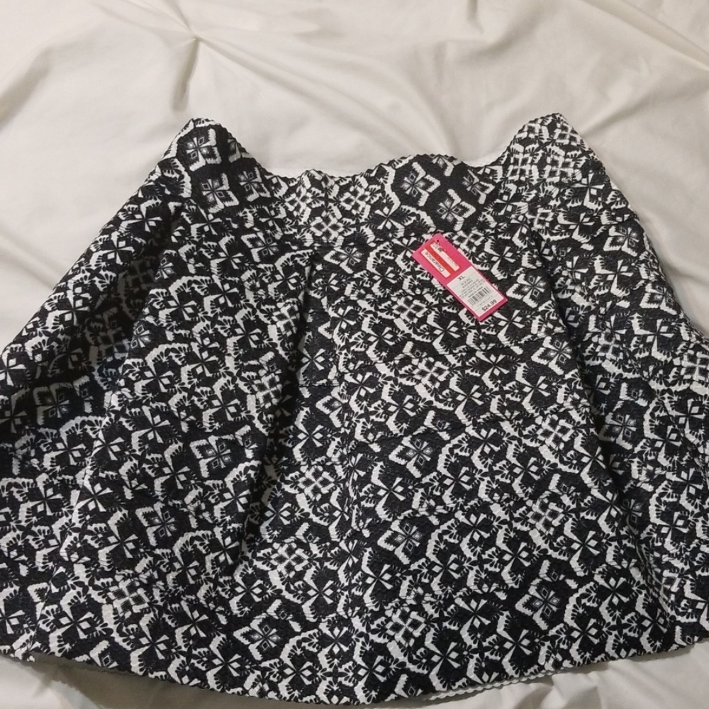 Black and white pleated skirt